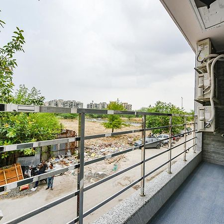 Fabhotel Sparkling - Nr Yashobhoomi Convention Centre 德里 外观 照片