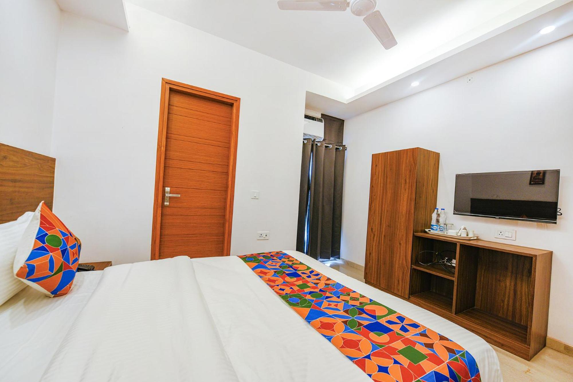 Fabhotel Sparkling - Nr Yashobhoomi Convention Centre 德里 外观 照片