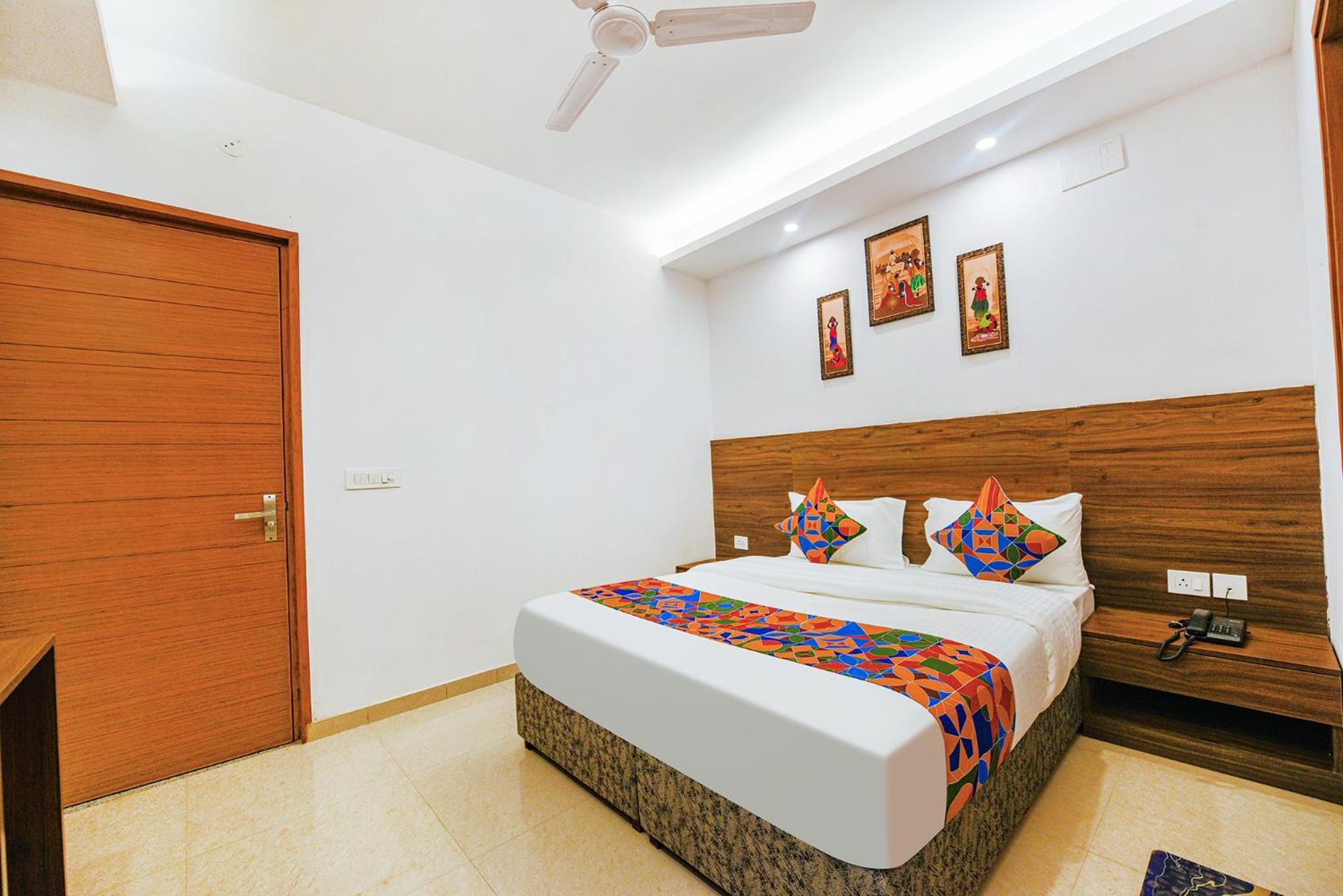 Fabhotel Sparkling - Nr Yashobhoomi Convention Centre 德里 外观 照片