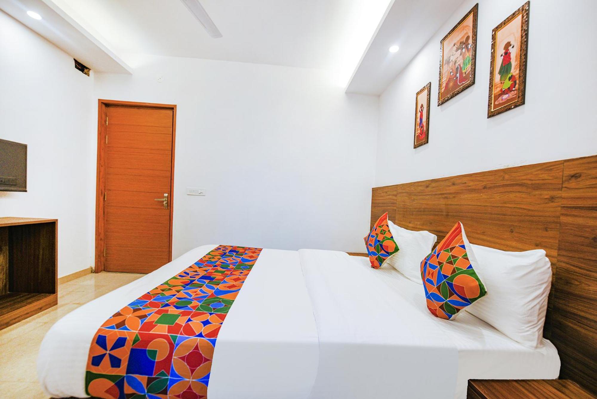 Fabhotel Sparkling - Nr Yashobhoomi Convention Centre 德里 外观 照片